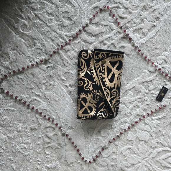 VSA Wrap - 6mm Vintage Frosted Beaujolais - Silver / Frosted Beaujolais - Picture 3 of 3